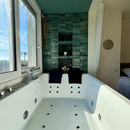 Groovy Suite, Jacuzzi Et Clim, T3 Metro Saint Cyprien